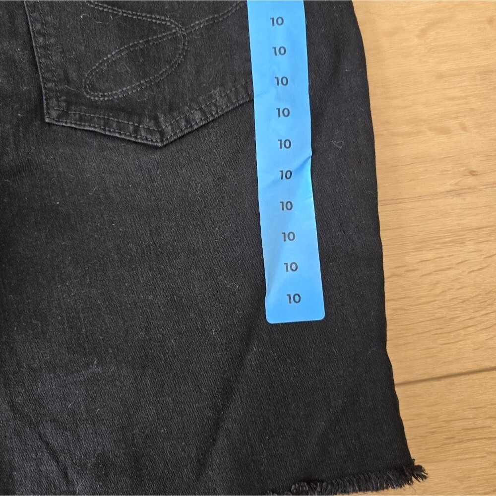 Seven7 Women's Bermuda Short - Picture 8 of 9